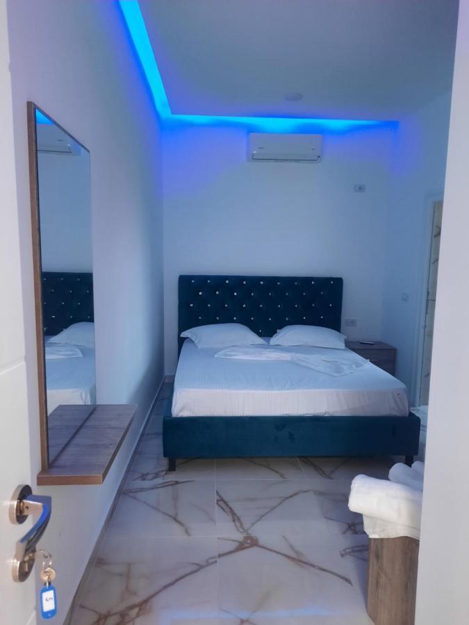 Hotel Megniar Lushnjë エクステリア 写真