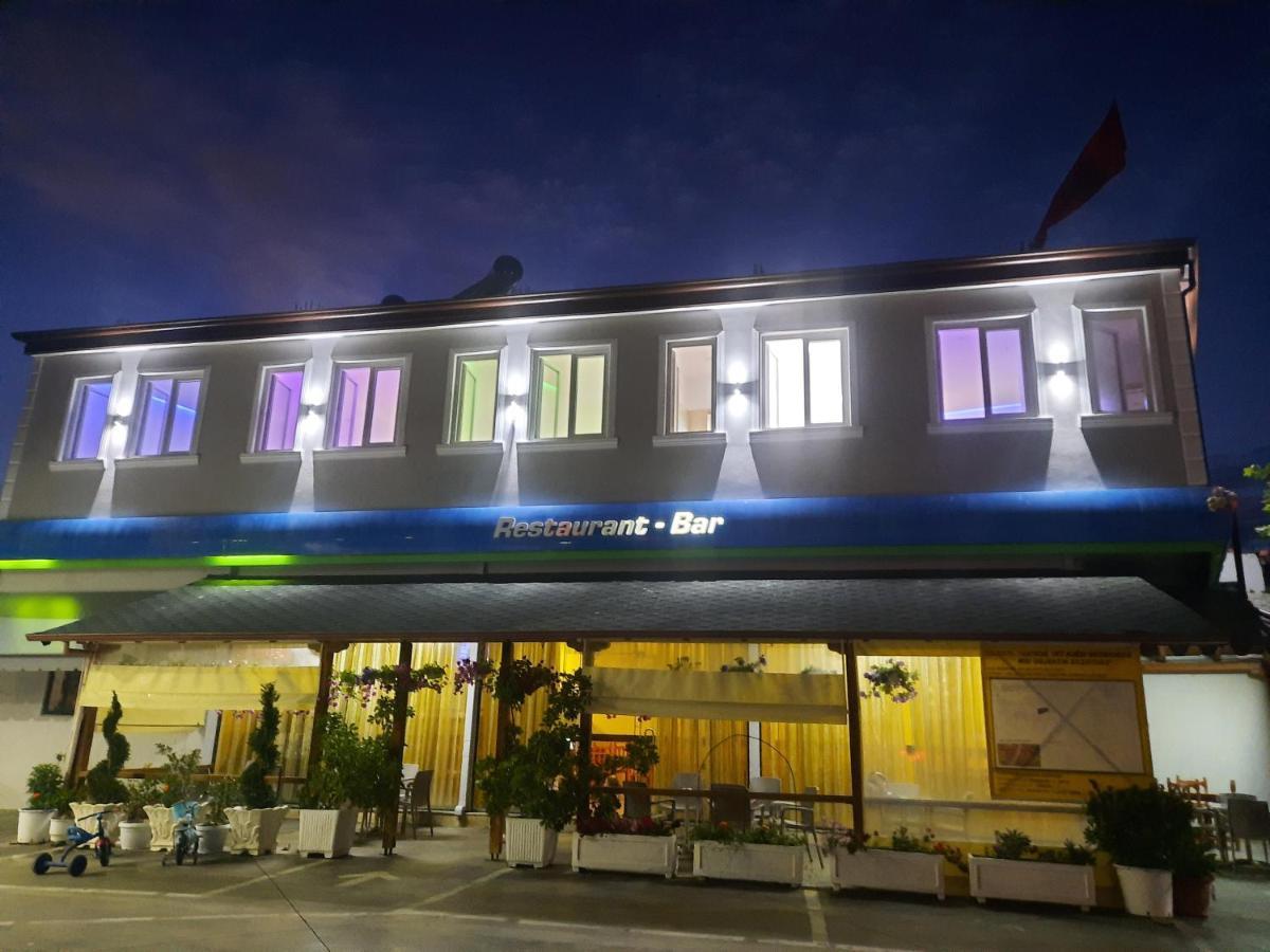 Hotel Megniar Lushnjë エクステリア 写真