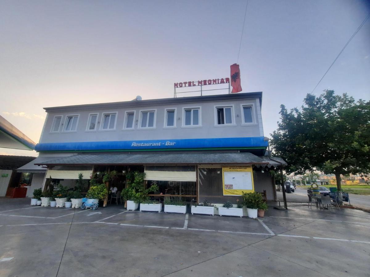 Hotel Megniar Lushnjë エクステリア 写真